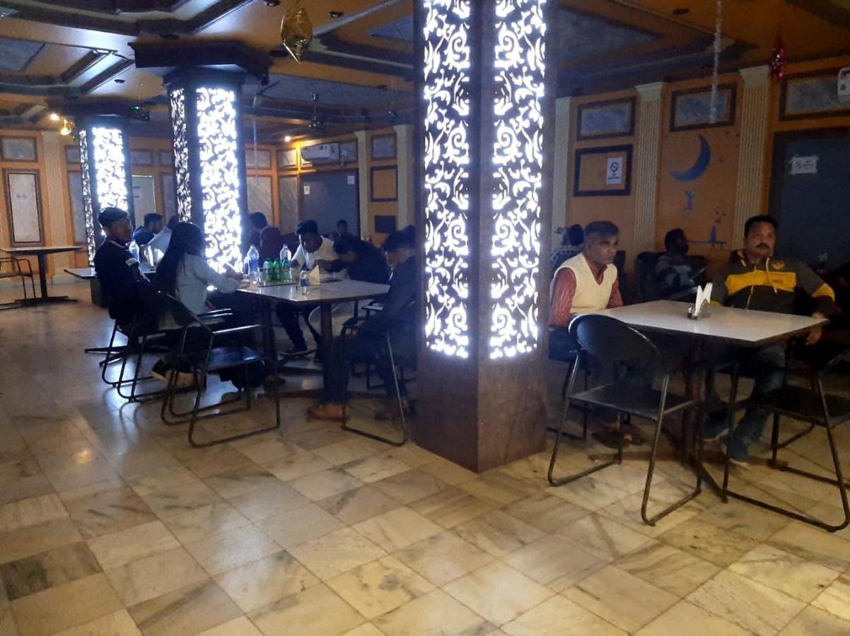 Hotel Samrat Baharampur エクステリア 写真