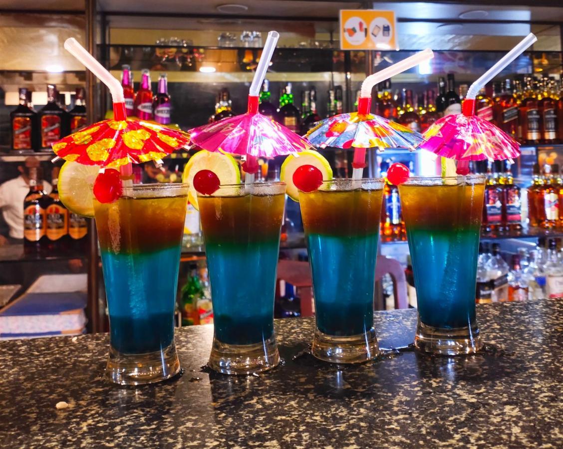 Hotel Samrat Baharampur エクステリア 写真