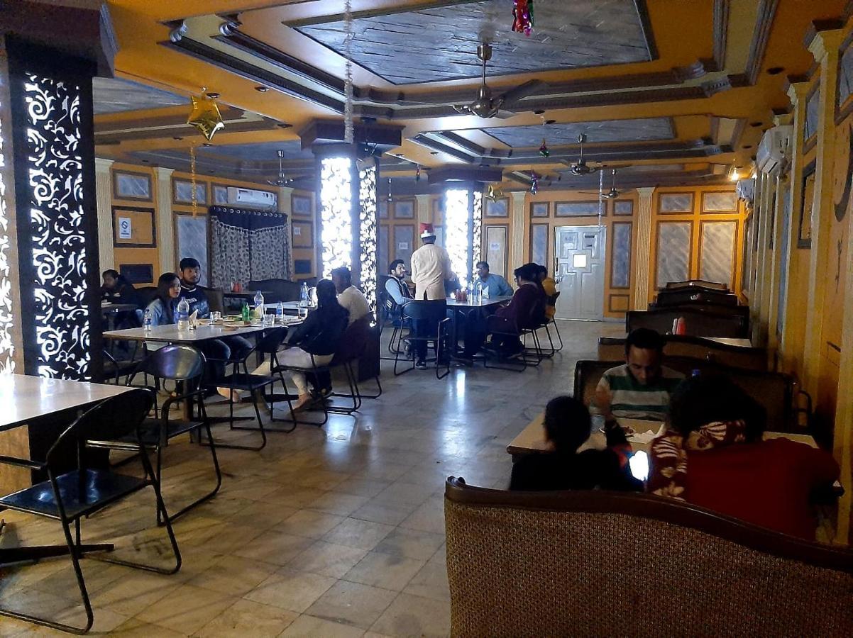 Hotel Samrat Baharampur エクステリア 写真