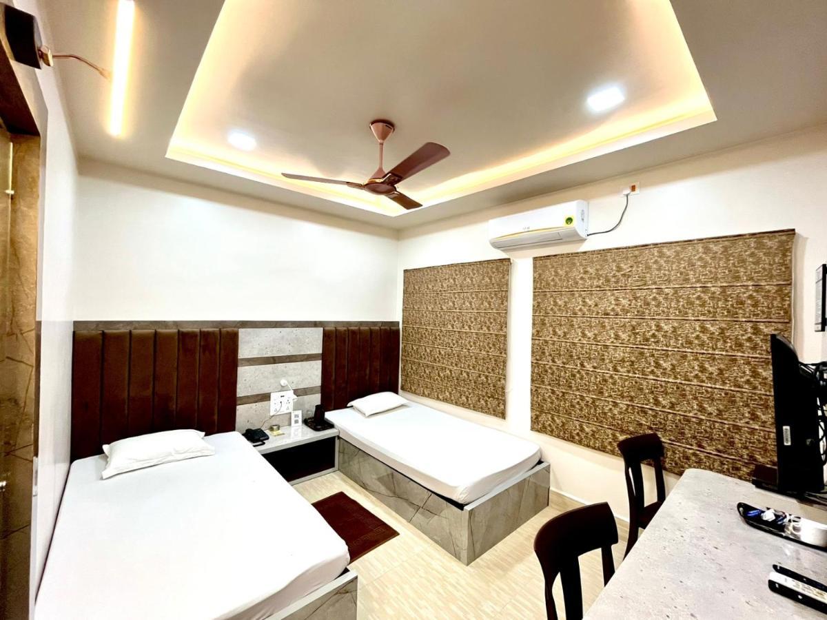 Hotel Samrat Baharampur エクステリア 写真