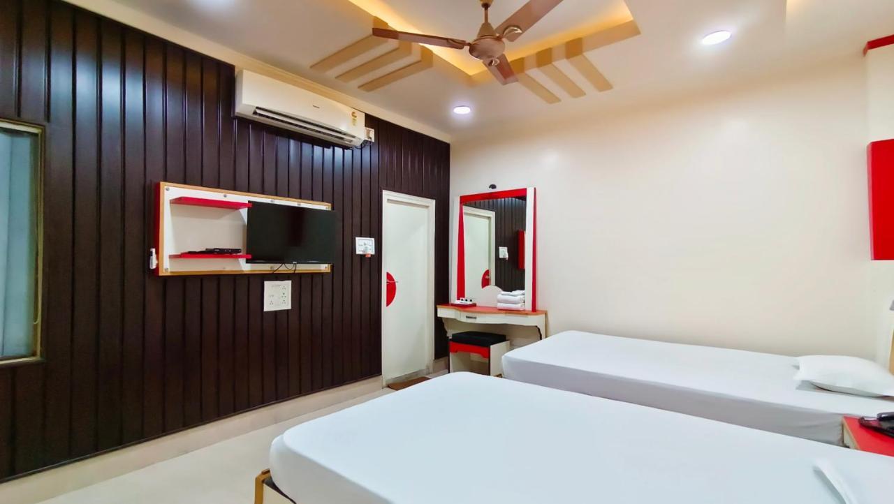 Hotel Samrat Baharampur エクステリア 写真