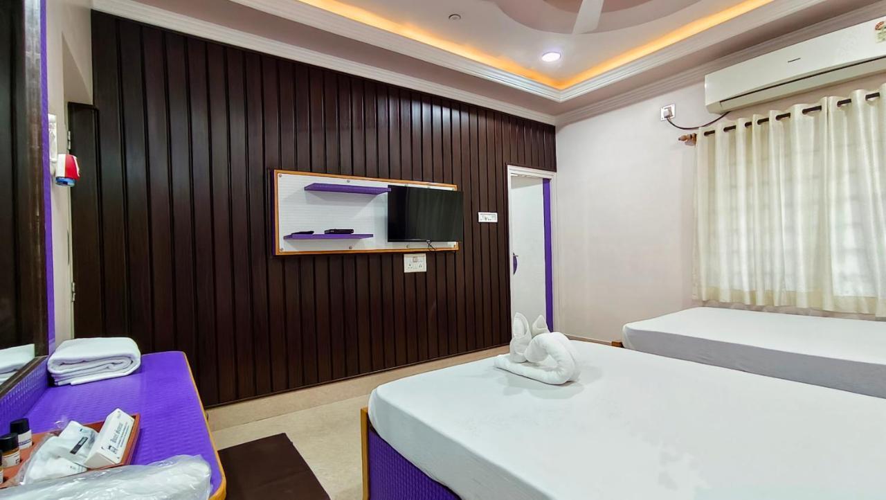 Hotel Samrat Baharampur エクステリア 写真