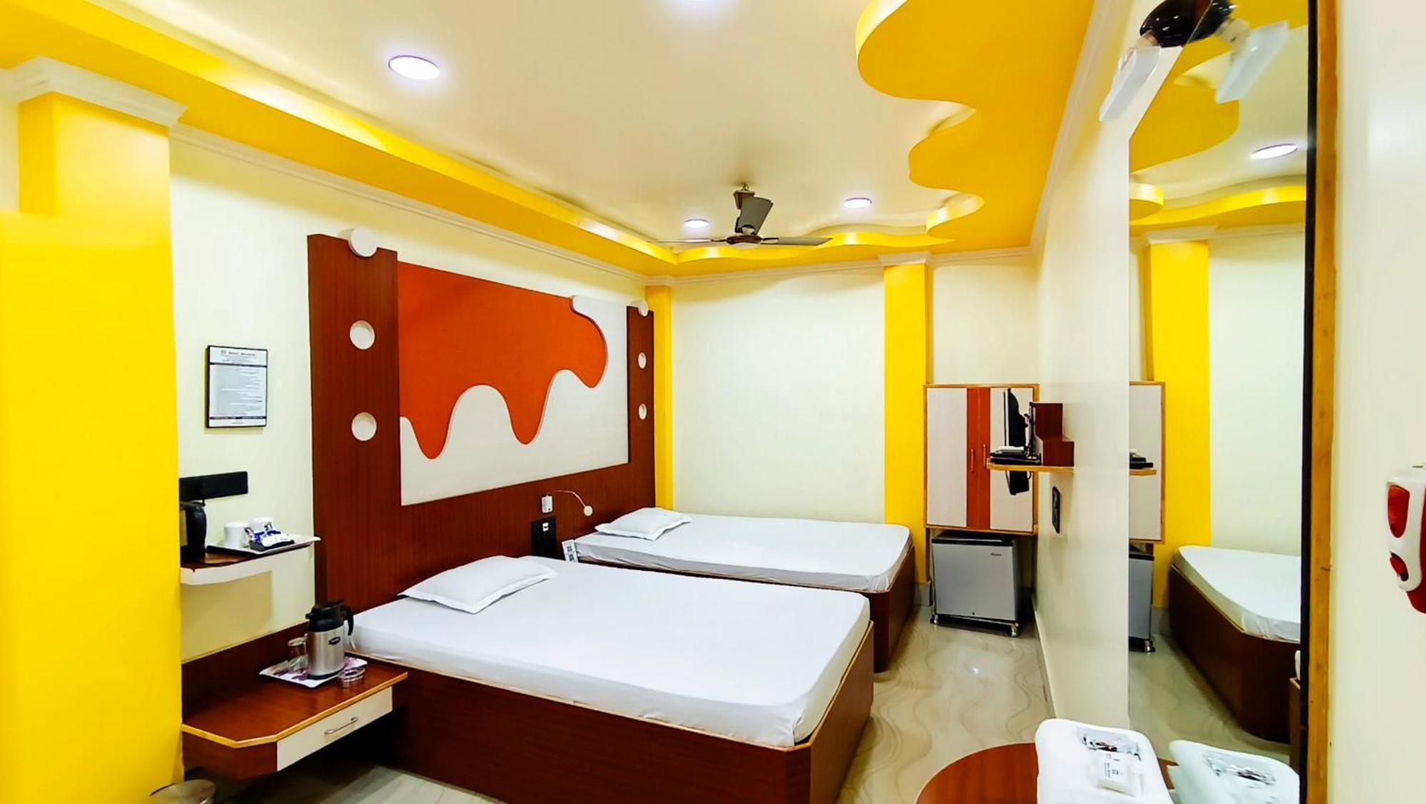 Hotel Samrat Baharampur エクステリア 写真