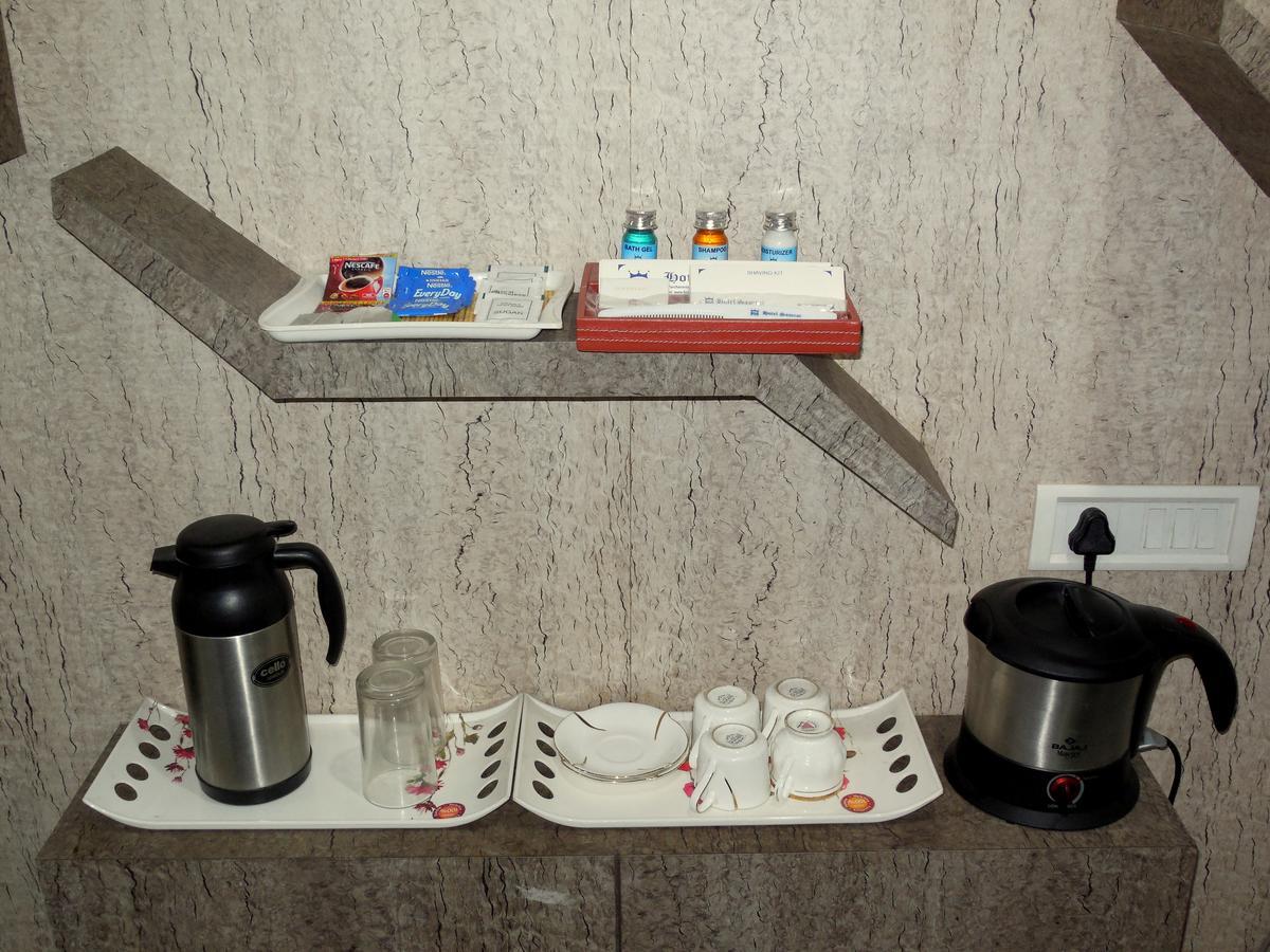 Hotel Samrat Baharampur エクステリア 写真