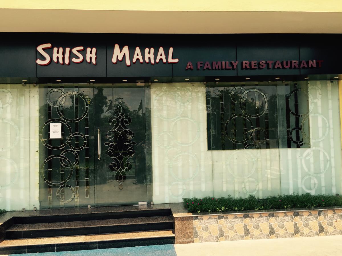 Hotel Samrat Baharampur エクステリア 写真
